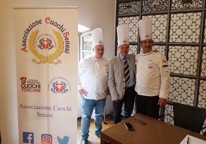 Presentazione dell'edizione 2018 della Festa del Cuoco FIC a Siena: da sinistra Antonio Morelli (vice presidente F.I.C.), Alberto Tirelli (assessore a Commercio e Turismo del Comune di Siena), Giuseppe Ferraro (presidente Associazione Cuochi di Siena)