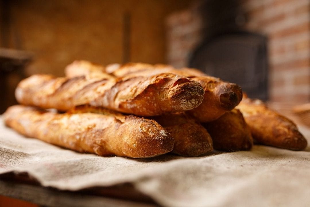 La "baguette", uno dei simboli della Francia gastronomica. Il pane più celebre nonchè orgoglio nazionale