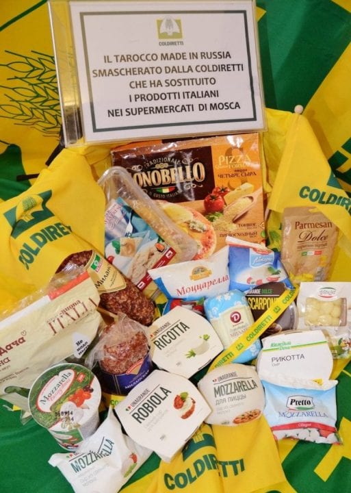Una carrellata di falsi prodotti agroalimentari Made in Italy diffusi in Russia a causa dell'embargo