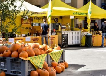 Uno dei mercati di Coldiretti - Campagna Amica che vengono settimanalmente organizzati nelle maggiori città italiane