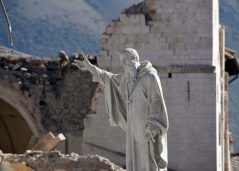 Una immagine del sisma del 2016 che ha devastato la città di Norcia