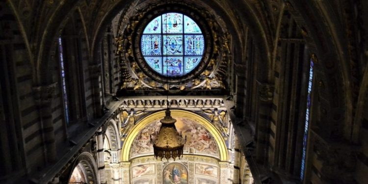 Il Duomo di Siena: quante storie sul pavimento!