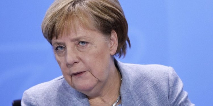 Angela Merkel getta la spugna