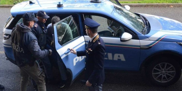 Terrorismo, blitz del Nocs a Macomer: arrestato palestinese. “Affiliato all’Isis, progettava attacco con ricina e antrace”