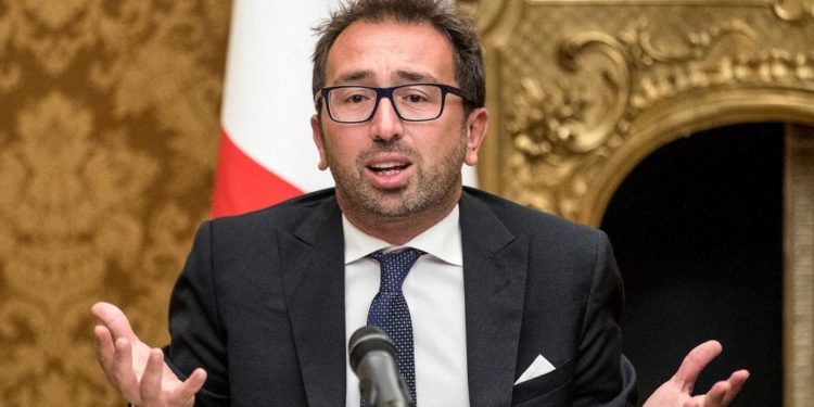 Prescrizione, rispunta l’emendamento M5S. Stop della Lega, Conte: è nel contratto