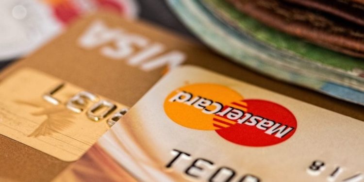 Per i pagamenti online è sempre consigliabile utilizzar carte di credito o di debito prepagate e non quelle collegate ai nostri conti correnti
