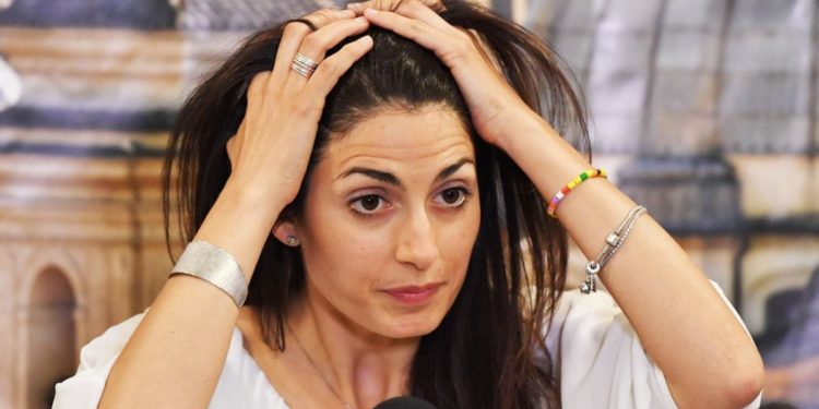 Raggi, il PM chiede 10 mesi