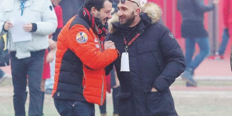 Salvini e il capo ultrà del Milan, fischio di inizio della polemica