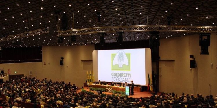 Sala gremita per gli Stati Generali di Coldiretti Toscana, svoltosi alla presenza del Ministro Gian Marco Centinaio