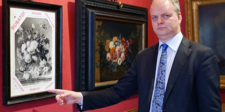 Firenze, l’appello del direttore degli Uffizi Eike Schmidt alla Germania: “Restituite il quadro rubato dai nazisti”