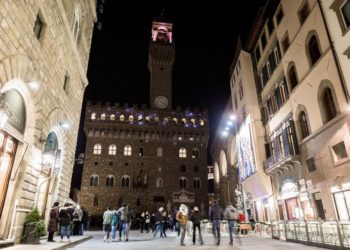Firenze: 460.000 presenze nel Centro Storico. Boom di foto sui social network. L’albero di Santa Maria Novella “star” della manifestazione