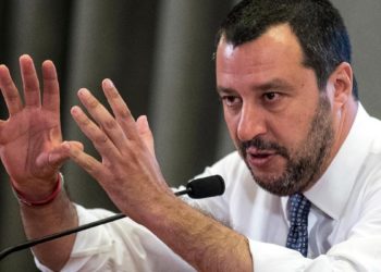 Migranti, Salvini: ‘Si salvano e si riportano in Libia’