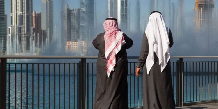 Emirati Arabi: divorzia dalla moglie dopo averla vista senza trucco per la prima volta