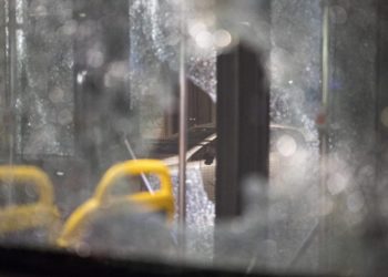 Guerriglia urbana a Torino. Scontri al corteo degli anarchici