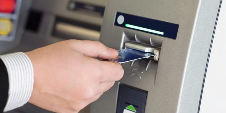Reddito di cittadinanza: oggi presentazione della carta, domande dal 6 marzo