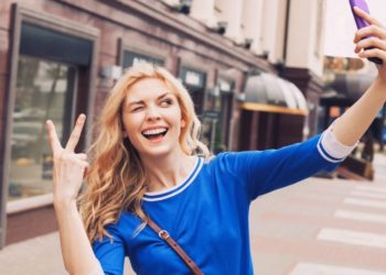 Patologie da smartphone: il “polso da selfie”