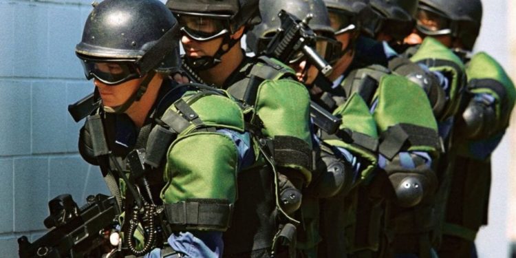 Nonno scozzese bannato a vita dagli USA: su un modulo ha dichiarato per errore di essere un terrorista