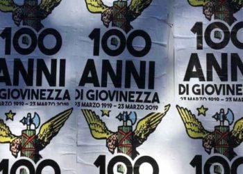 Immagini del Duce su Palazzo Venezia per i 100 anni dei Fasci di Combattimento