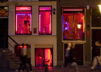 Amsterdam vieta le visite guidate nel Red light district