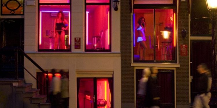 Amsterdam vieta le visite guidate nel Red light district