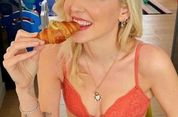 La Ferragni e il suo mini seno: un caso internazionale. Deriva 2.0