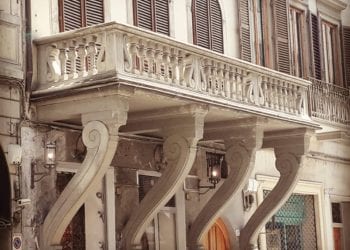 Firenze: il balcone rovesciato