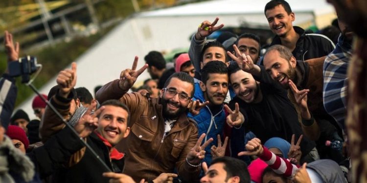 Il 20% del reddito di cittadinanza andrà agli immigrati