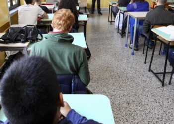 Prato: arrestata la prof che ha avuto un figlio dal suo allievo