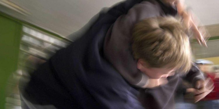 Professore prende a pugni un alunno in una scuola di Scandicci