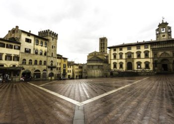 Panoramica di Piazza Grande, Arezzo - photo: Baldo Simone via Wikipedia
