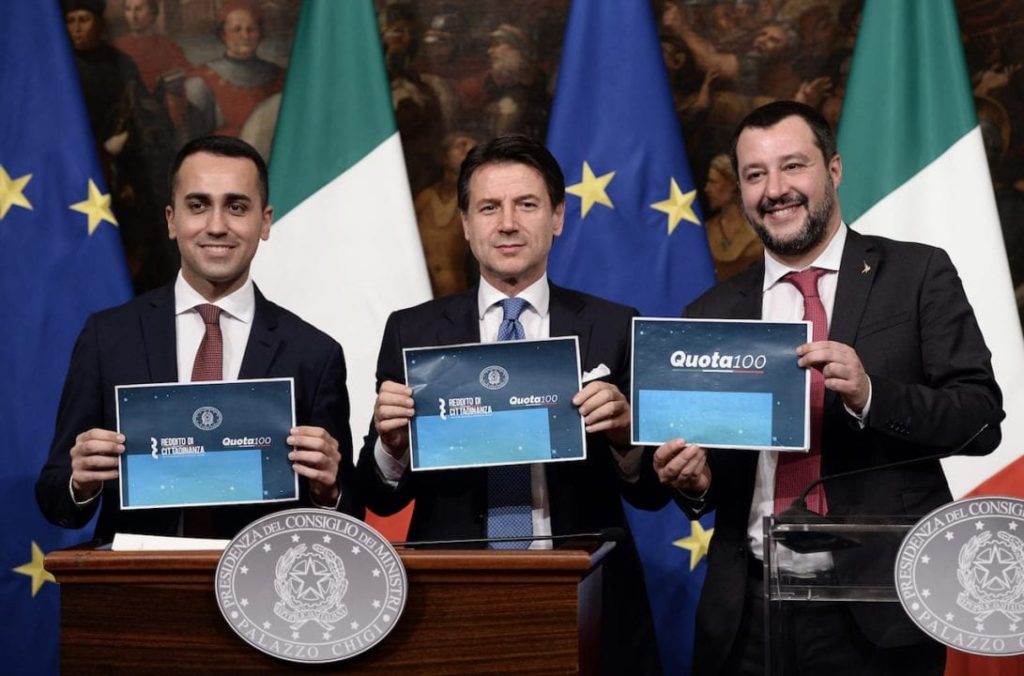 Foto: Fabio Cimaglia / LaPresse - Palazzo Chigi, conferenza stampa al termine del Consiglio dei Ministri su Quota100 e Reddito di cittadinanza. Nella foto Luigi Di Maio, Giuseppe Conte, Matteo Salvini