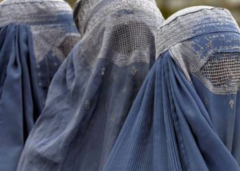 Talebani fustano donne “colpevoli” di aver ascoltato musica al grido finale di l’Allah akbar : il video