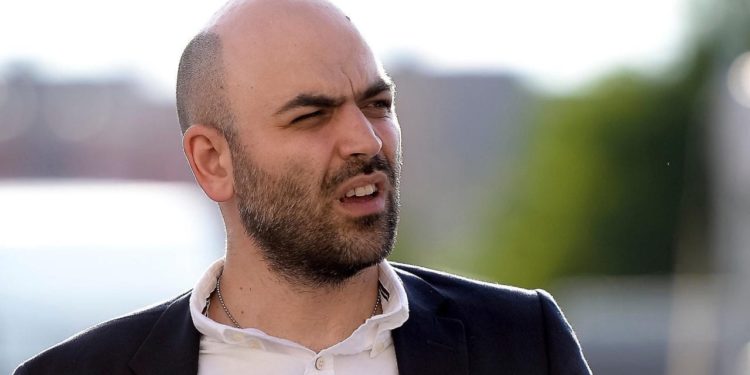 Saviano su Facebook vaneggia su Notre Dame e l’Europa