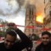 Iene ridens, migliaia di islamici gioiscono sfacciatamente per il rogo di Notre Dame de Paris