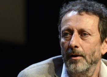 Michele Serra nell’amaca fa a botte con la Storia