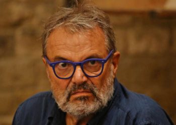 Un passaporto del Togo per Oliviero Toscani, togliamocelo dai piedi