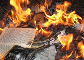 Salone del libro: fuori l’editore Altaforte vicino a CasaPound. Il Piemonte deve tutelare l’immagine, e lo fa censurando