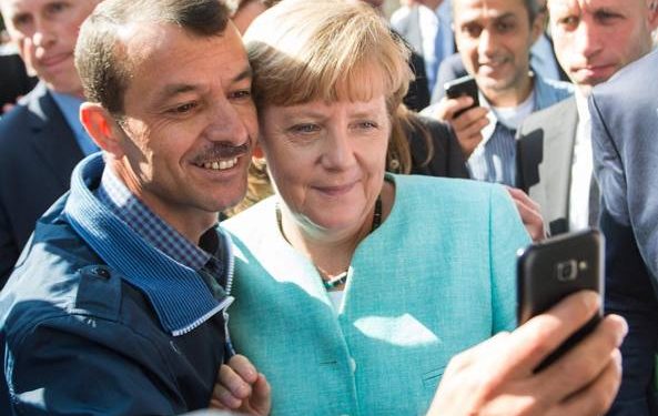 La “buona” Germania passa alla “soluzione finale”: migranti sedati trasferiti in Italia.