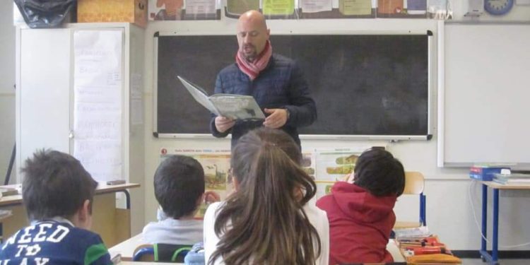 Orrore in Emilia, elettrochoc ai minori per darli in affido: arrestato sindaco Pd