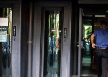 Firenze: rapina a mano armata in banca
