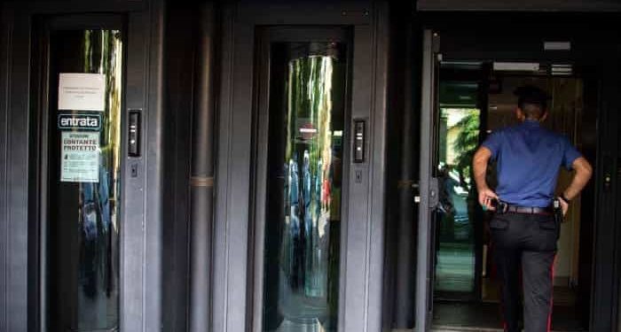 Firenze: rapina a mano armata in banca