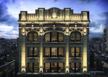 Amazon: Jeff Bezos compra un mega-attico da 80 milioni di dollari a New York, alla faccia dei suoi 650.000 lavoratori super sfruttati