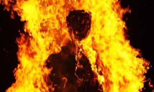 Montelupo Fiorentino: si dà fuoco per amore