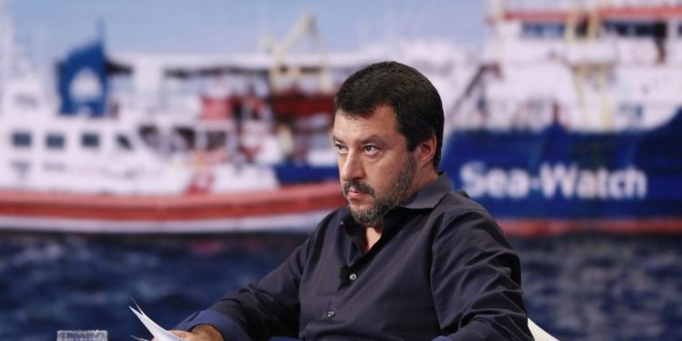 Sea Watch, indagata Carola Rackete. L’Olanda fa la morale ma non muove un dito, Salvini: «Vergognosi» (VIDEO)