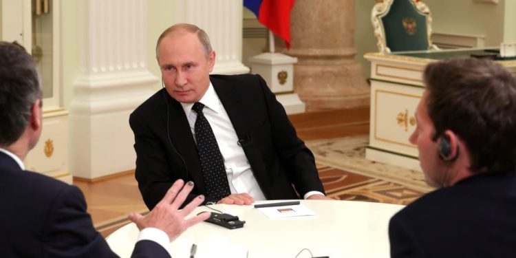 Putin: “il liberismo è moribondo, è il momento del populismo”