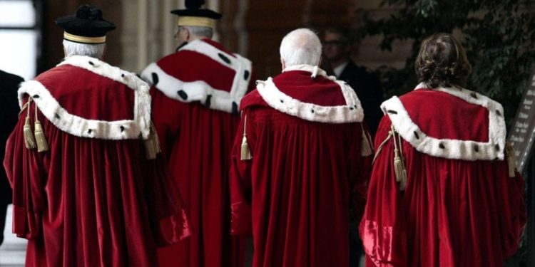 Classi dirigenti in stato di avanzata decomposizione