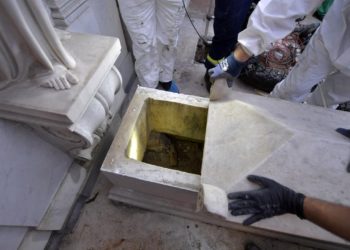 Cimitero Teutonico Vaticano, tombe vuote e migliaia di resti in due ossari nascosti sotto il pavimento