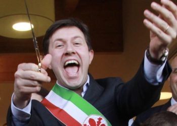 Le mani (ancora di più) sulla città