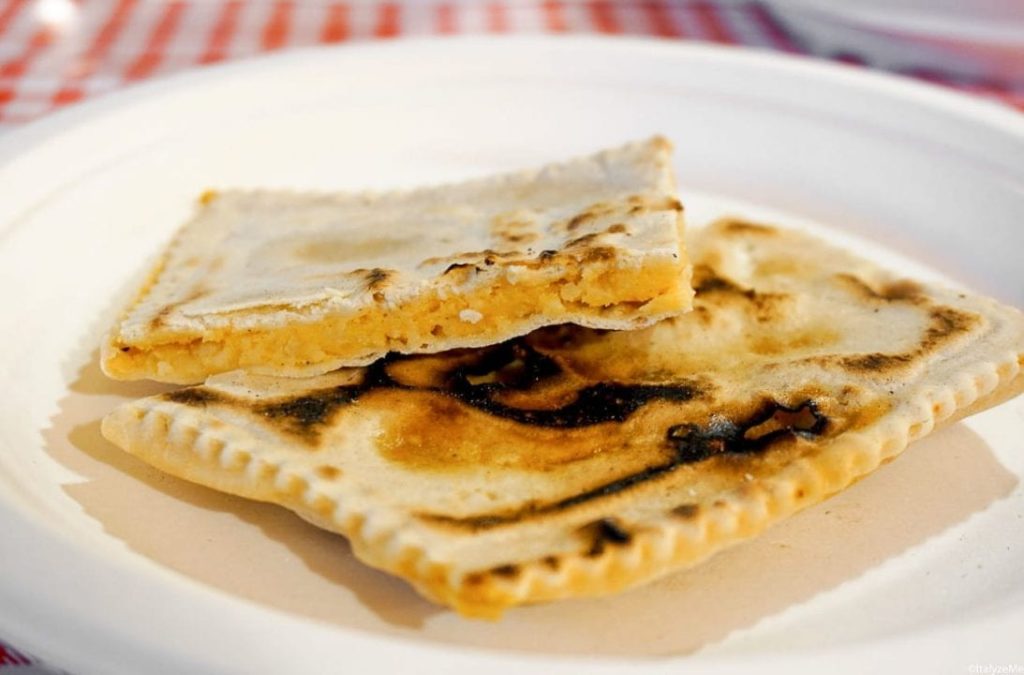 I tortelli alla lastra di Corezzo (Chiusi della Verna) - photo credit: ItalyzeMe