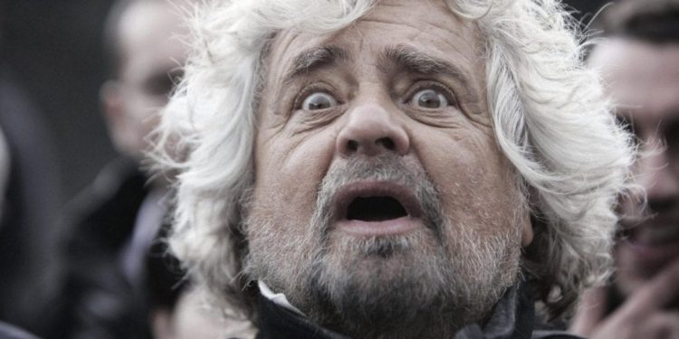 Grillo sproloquia: “Il 35% degli italiani non sa leggere: è la stessa percentuale della Lega!” M5S “Zuppa di pesce”. Non l’hai cucinata tu Beppe?